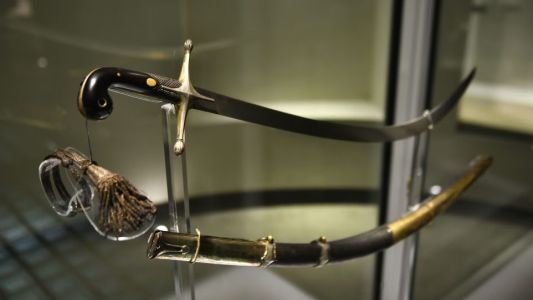 Renunció la directora del Museo Histórico Nacional por el traslado del sable corvo de San Martín