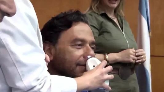 El Gobernador de Salta se hizo una rinoscopía en vivo y dio negativo