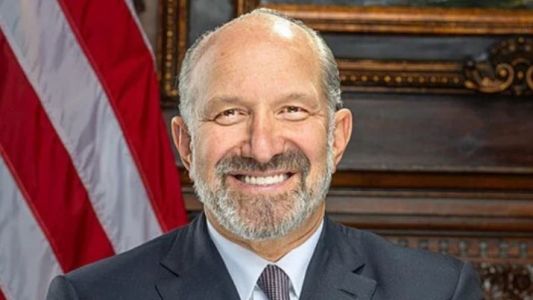 El secretario de Comercio de Estados Unidos reconoce visita a isla de Epstein