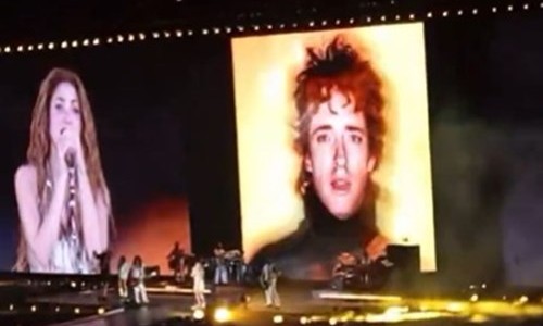 Shakira homenajeó a Gustavo Cerati en su primer show en Vélez