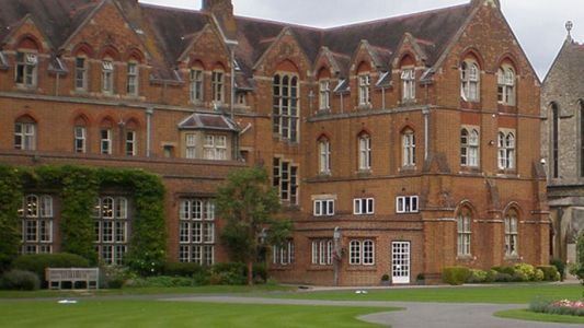 Capital Humano pide explicaciones a Kicillof por presunto "adoctrinamiento” en escuelas bonaerenses