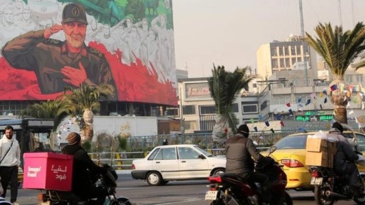 Estados Unidos insta a sus ciudadanos a abandonar de inmediato Irán