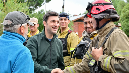 El incendio en Puerto Patriada está contenido en un 100%, confirmó el gobernador