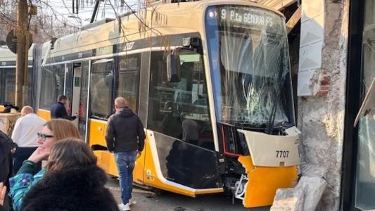 El descarrilamiento de un tranvía deja dos muertos y decenas de heridos en Milán