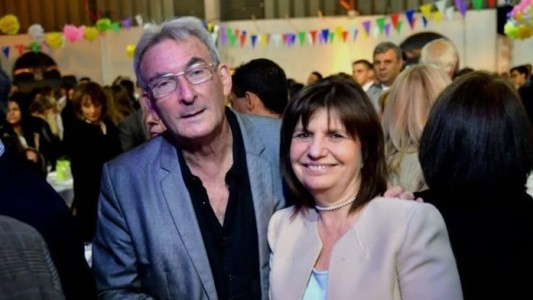 Karina Milei asistió al teatro para ver la obra en la que actúa la pareja de Patricia Bullrich