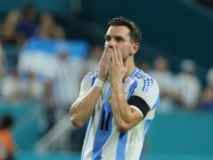 Lo Celso sufrió una lesión muscular y podría perderse la Finalissima con la Selección argentina