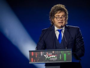 Milei participó de la CPAC en Hungría y dijo que Cuba "será libre" a mitad de año