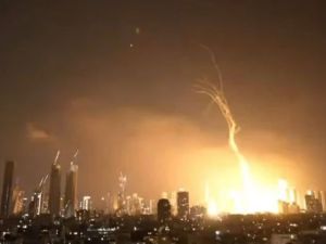 Irán advierte represalias contundentes ante posibles ataques a su economía