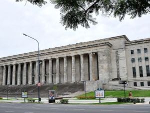 Esta semana continúa el paro universitario por recomposición salarial