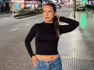 Agostina Páez, la abogada argentina detenida en Brasil, continúa con tobillera y a la espera de una decisión