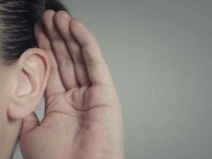 Cómo la hiperconectividad afecta la audición: 1 de cada 4 jóvenes está en riesgo de pérdida auditiva irreversible