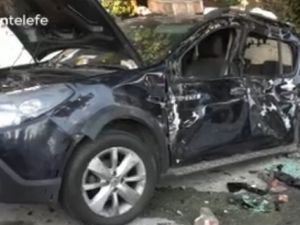 Persecución y choque en Wilde: un auto y un patrullero quedaron sobre la vereda