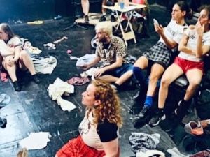 "La generación cansada", entre lo analógico y lo digital