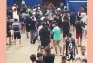 El fútbol infantil se volvió una batalla campal: todo se descontroló por las apuestas