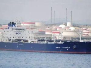 Un buque ruso con 100.000 toneladas de petróleo llegó a Cuba con el permiso de Estados Unidos