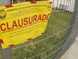 Piden imputar a los responsables de COSUD y del Banco Hipotecario por el derrumbe en Parque Patricios