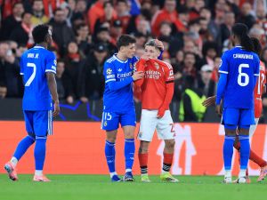 La UEFA suspendió seis partidos a Gianluca Prestianni por su cruce con Vinícius en la Champions League