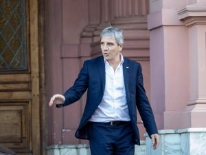 Caputo viaja a Washington para negociar un nuevo desembolso del FMI