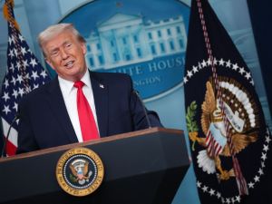 Trump afirma que "Irán está en estado de colapso"