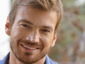 El actor Guillermo Pfening chocó y volcó su auto en Núñez: cómo se encuenta