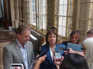 Patricia Bullrich, sobre Adorni: “Quizás no tiene el cuero tan duro como yo”