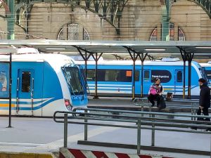 Descarriló el tren Sarmiento: demoras y cancelaciones