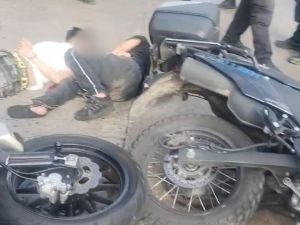 La Policía de la Ciudad detuvo a dos menores de 12 y 16 años que circulaban en una moto robada
