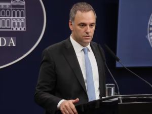 Adorni enfrentará en Diputados más de 4.800 preguntas con Milei en el palco