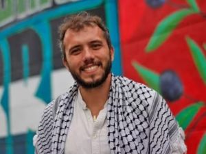 Polémica por el activista brasileño detenido en el Aeroparque Jorge Newbery