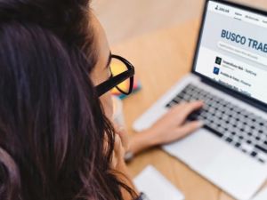 Sostener el nivel de vida: 4 de cada 10 argentinos buscan un segundo trabajo