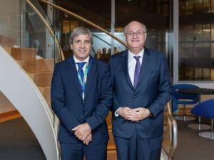 Caputo continúa su gira en Washington en busca de respaldo financiero