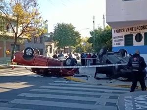 Choque y doble vuelco en Mataderos: seis personas resultaron heridas