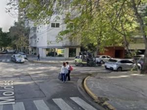 Se incendió un departamento en Colegiales y encontraron al dueño muerto con un balazo en la cabeza