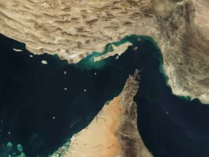 Irán amenaza con atacar a buques que se acerquen al estrecho de Ormuz