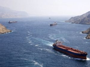 Irán anunció la reapertura del estrecho de Ormuz y el precio del petróleo retrocede más de 10%