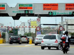 El Gobierno habilitó a nueve provincias a concesionar tramos de rutas nacionales a través de peajes