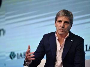 El equipo económico viaja a la Asamblea del FMI en busca de destrabar un desembolso