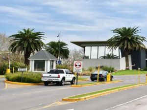 Investigan pagos millonarios de la AFA a una empresa vinculada a la mansión de Pilar y Toviggino