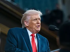 Trump ordenó a su Armada bloquear la navegación por el estrecho de Ormuz