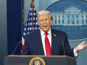 Trump aseguró que el líder supremo de Irán pidió un alto el fuego