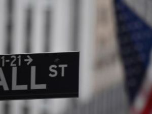 Los bonos argentinos caen y el riesgo país repunta ante amenaza arancelaria de EE.UU.