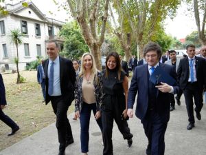 Reunión de Gabinete: Milei volvió a respaldar a Adorni