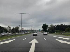 Un menor bajó en bicicleta por una lomada de la Panamericana y murió atropellado