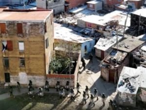 Megaoperativo en Fuerte Apache: Gendarmería y la Policía Bonaerense buscan desarticular a las bandas del barrio