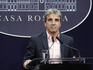 Caputo atribuyó el sobreendeudamiento de personas a las falsas expectativas de devaluación