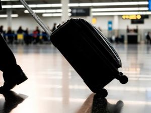 Aerolíneas Argentinas eliminó el equipaje gratis: cuánto costará viajar con carry-on