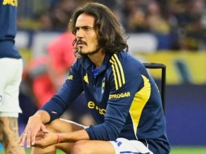 Cavani volvió a lesionarse en la previa a un partido decisivo de Boca
