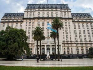 Renunció el titular de la obra social de las Fuerzas Armadas