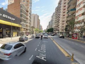 Un jubilado murió aplastado por el portón de una gomería en Almagro