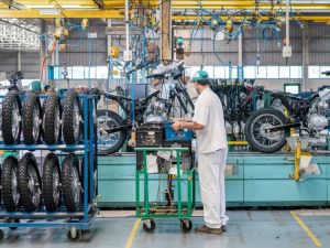 Boom de las dos ruedas: el sector de las motos proyecta un año récord y roza el millón de unidades